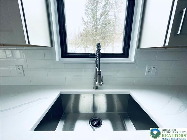 103 Ashley Court, Lehman Twp, PA 18324