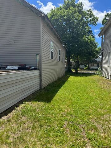 1705 Arizona Avenue, Flint, MI 48506
