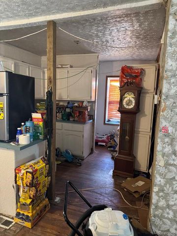 1705 Arizona Avenue, Flint, MI 48506
