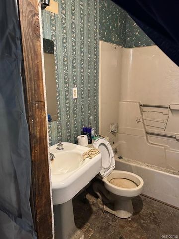 1705 Arizona Avenue, Flint, MI 48506