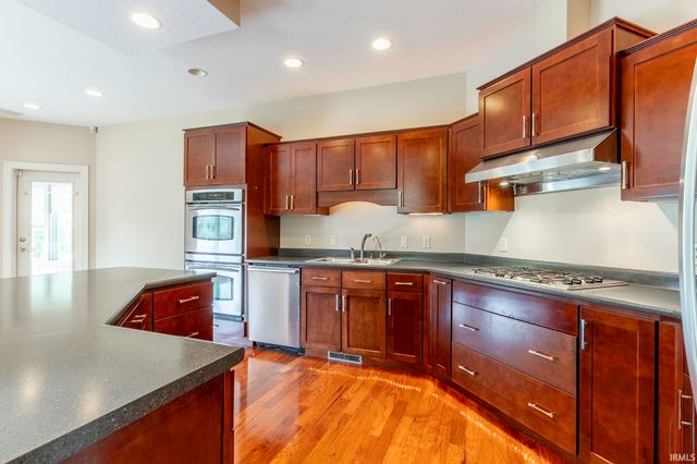 8119 Inverness Lakes Trail, Fort Wayne, IN 46804