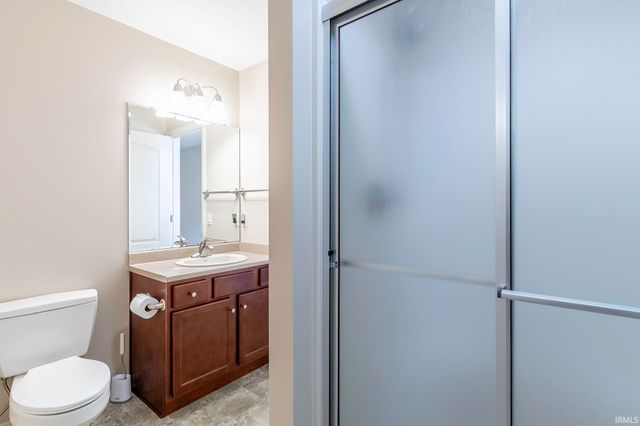 8119 Inverness Lakes Trail, Fort Wayne, IN 46804