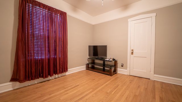 10613 S Avenue F, Chicago, IL 60617