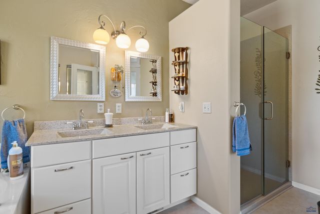 8151 LABRADOR TR, Rapid City, SD 57702