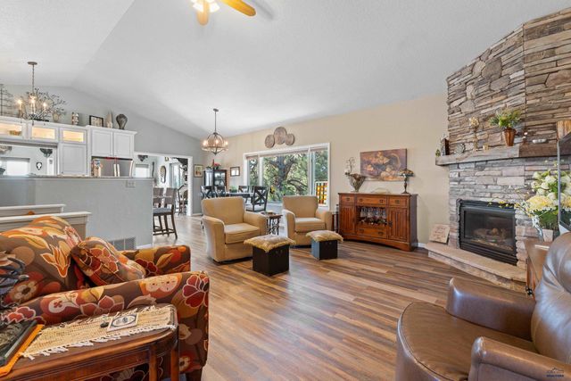 8151 LABRADOR TR, Rapid City, SD 57702
