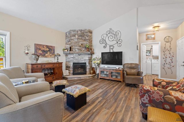 8151 LABRADOR TR, Rapid City, SD 57702