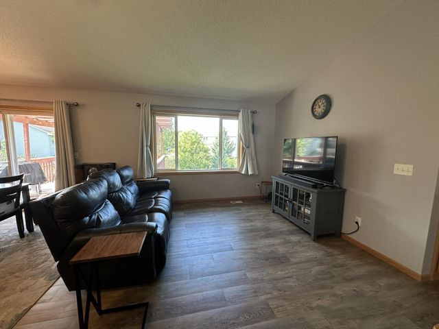 18066 Lincoln Circle NW, Elk River, MN 55330