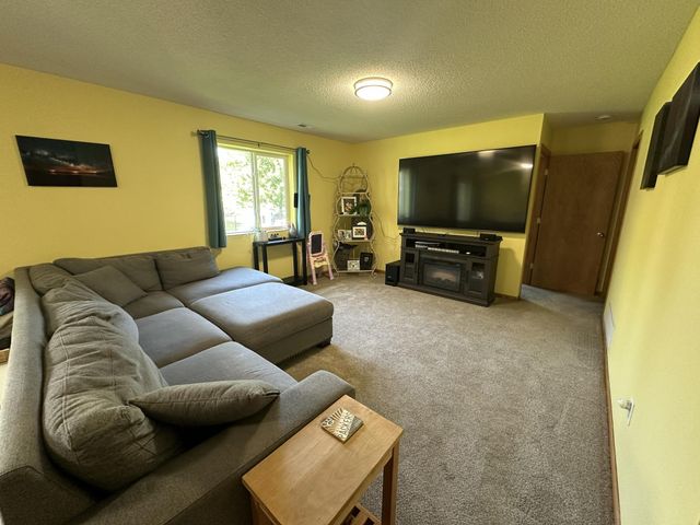 18066 Lincoln Circle NW, Elk River, MN 55330