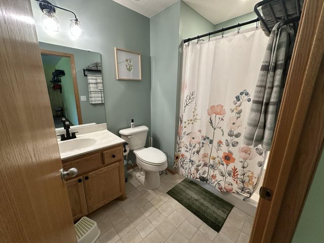 18066 Lincoln Circle NW, Elk River, MN 55330
