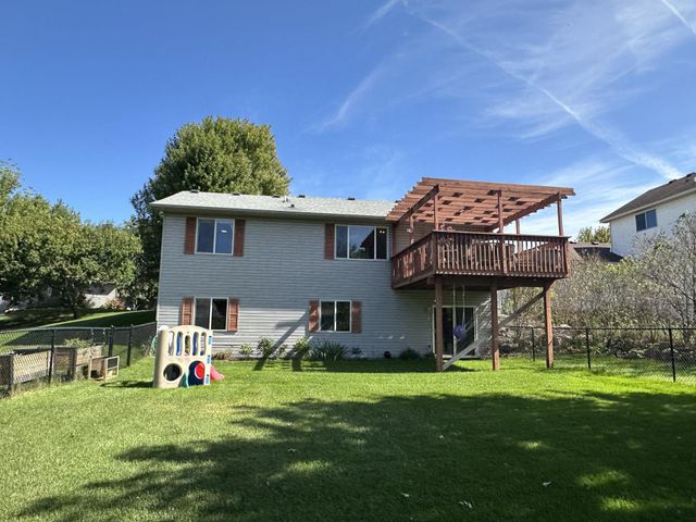 18066 Lincoln Circle NW, Elk River, MN 55330