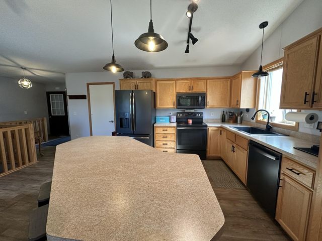 18066 Lincoln Circle NW, Elk River, MN 55330