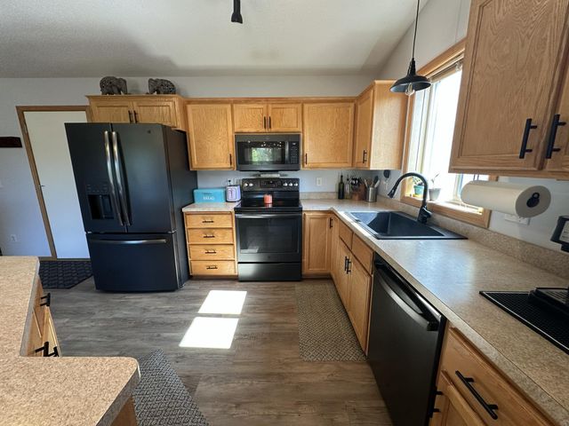18066 Lincoln Circle NW, Elk River, MN 55330