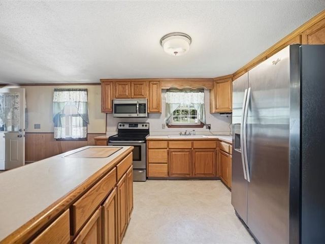 20 Anthony Street, Berkley, MA 02779