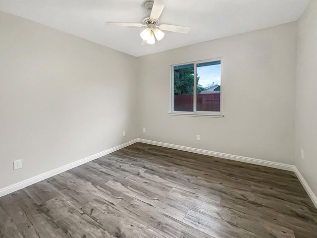 1172 Willow Creek Dr, Yuba City, CA 95991