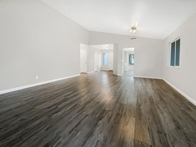 1172 Willow Creek Dr, Yuba City, CA 95991