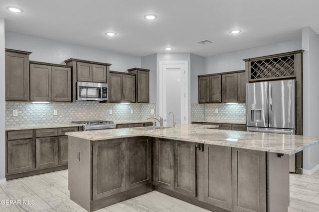 12482 PLEASANT CREST, El Paso, TX 79928