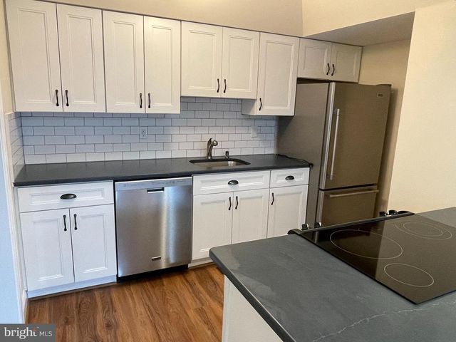 121 E CHELSEA CIR, Newtown Square, PA 19073