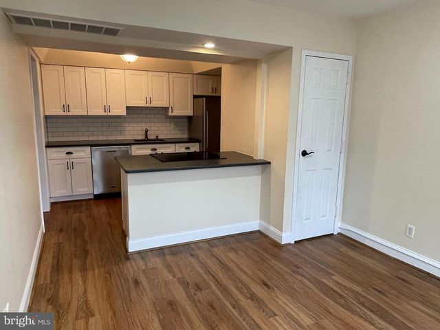 121 E CHELSEA CIR, Newtown Square, PA 19073