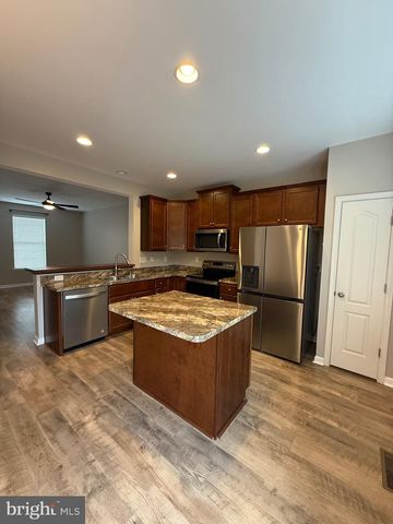 23 LANDIS CT, Falling Waters, WV 25419