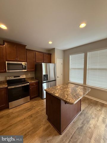 23 LANDIS CT, Falling Waters, WV 25419