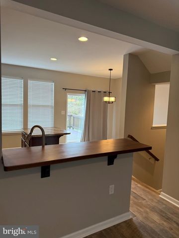 23 LANDIS CT, Falling Waters, WV 25419