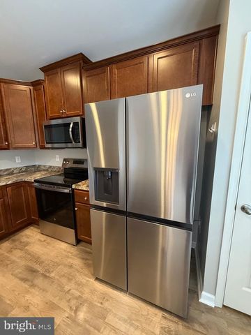 23 LANDIS CT, Falling Waters, WV 25419