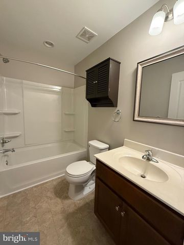 23 LANDIS CT, Falling Waters, WV 25419