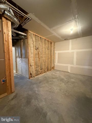 23 LANDIS CT, Falling Waters, WV 25419