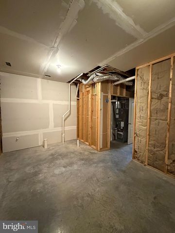 23 LANDIS CT, Falling Waters, WV 25419