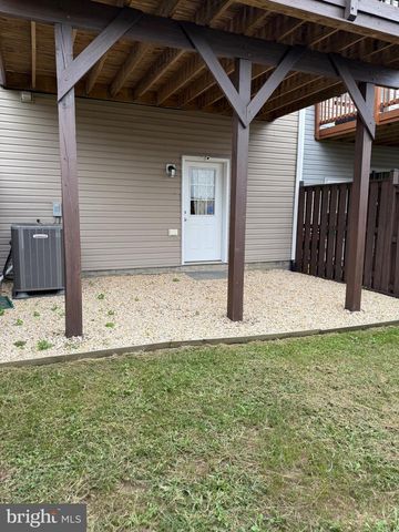 23 LANDIS CT, Falling Waters, WV 25419
