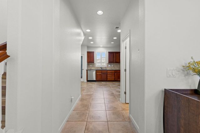 3650 Sardinia Island Way, Sacramento, CA 95834