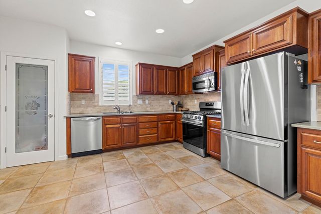 3650 Sardinia Island Way, Sacramento, CA 95834