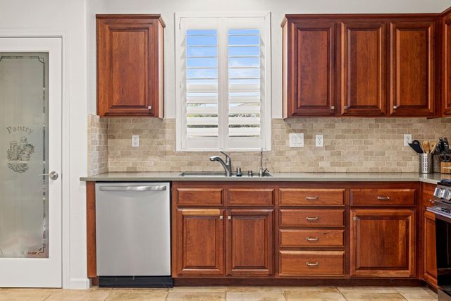 3650 Sardinia Island Way, Sacramento, CA 95834