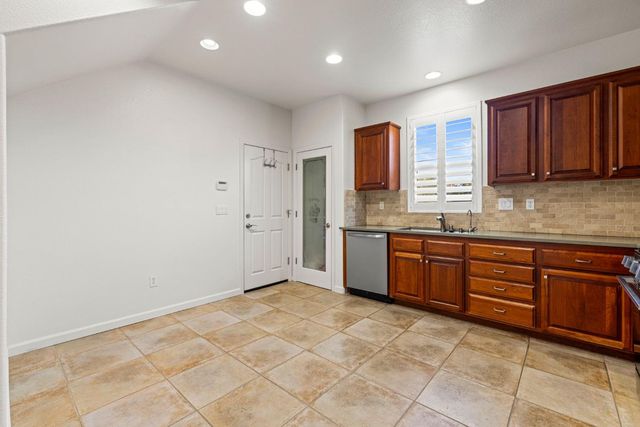 3650 Sardinia Island Way, Sacramento, CA 95834