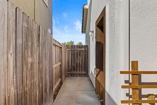 3650 Sardinia Island Way, Sacramento, CA 95834