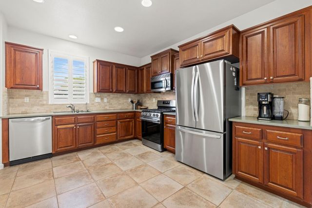 3650 Sardinia Island Way, Sacramento, CA 95834