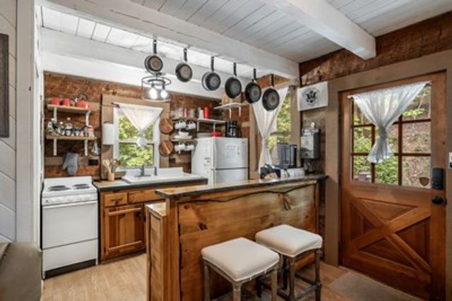 151 Pinewood Drive, Murphy, NC 28906