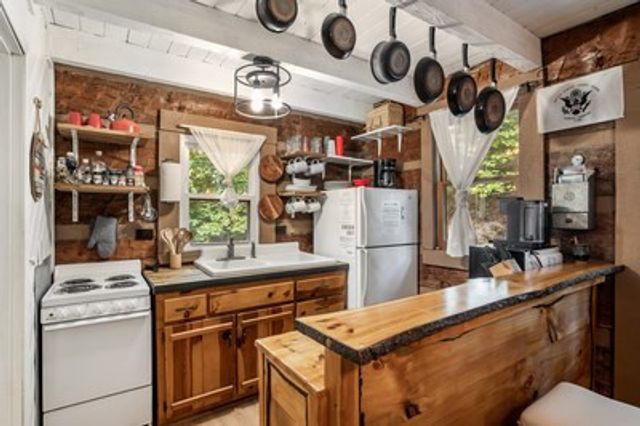 151 Pinewood Drive, Murphy, NC 28906