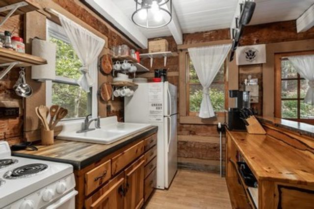151 Pinewood Drive, Murphy, NC 28906
