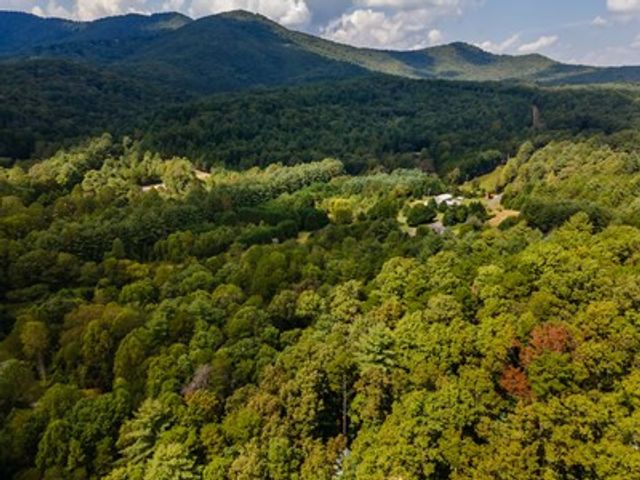 151 Pinewood Drive, Murphy, NC 28906