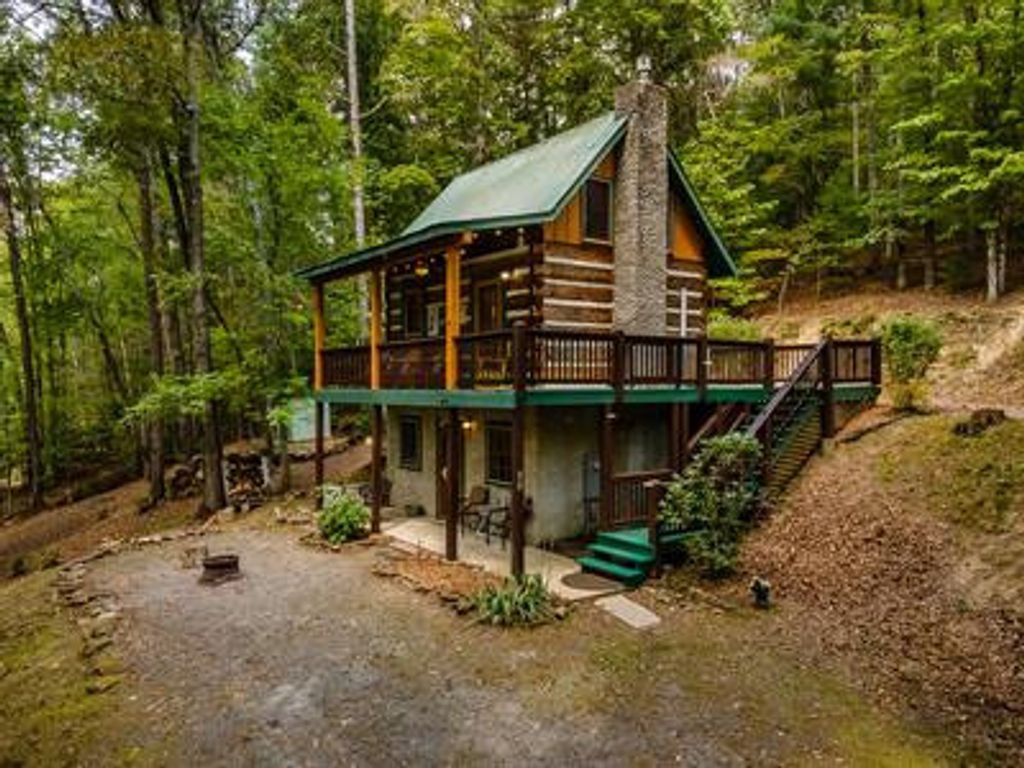 151 Pinewood Drive, Murphy, NC 28906