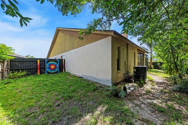 8601 TWIN FARMS PL, Tampa, FL 33635