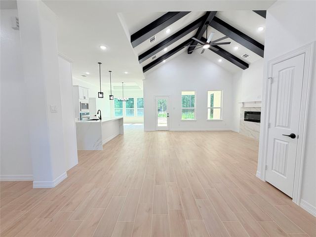 1611 Road 6604, Dayton, TX 77535