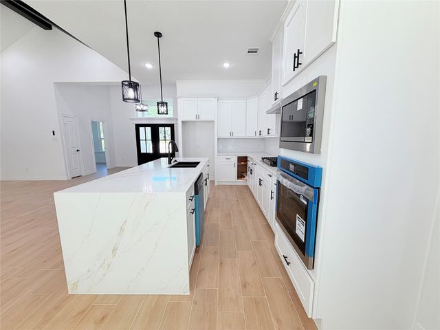 1611 Road 6604, Dayton, TX 77535