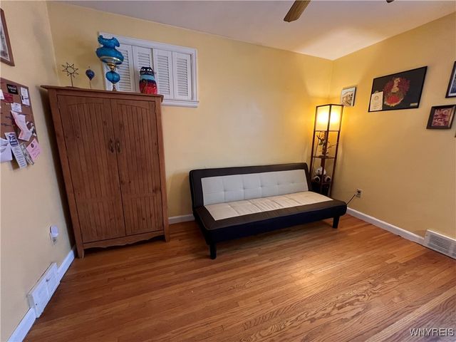 249 North Meadowbrook Parkway, Cheektowaga, NY 14206