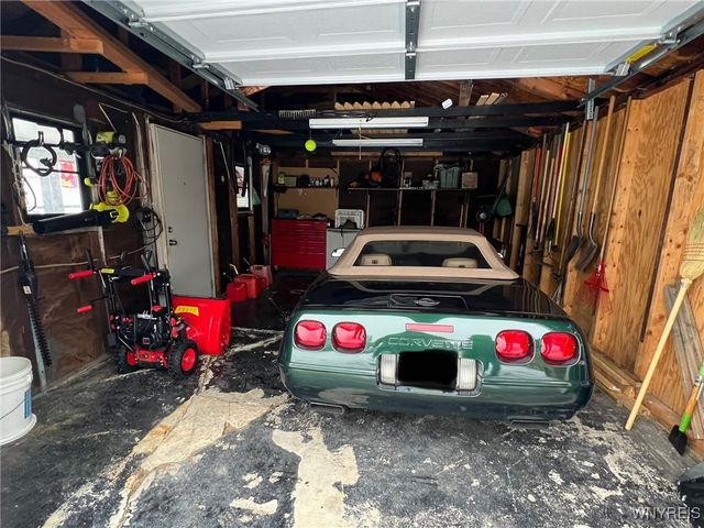 249 North Meadowbrook Parkway, Cheektowaga, NY 14206