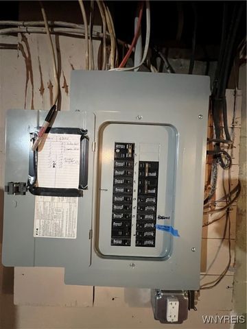 249 North Meadowbrook Parkway, Cheektowaga, NY 14206