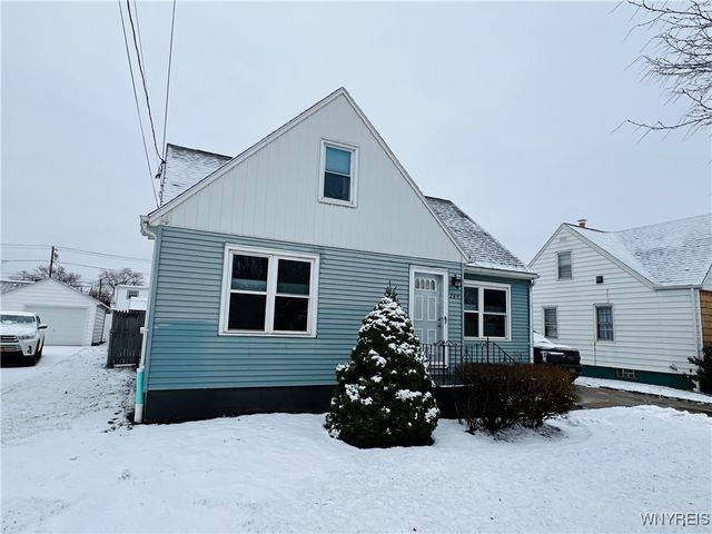 249 North Meadowbrook Parkway, Cheektowaga, NY 14206