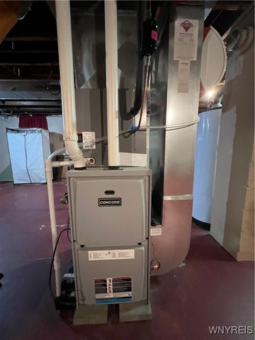 249 North Meadowbrook Parkway, Cheektowaga, NY 14206