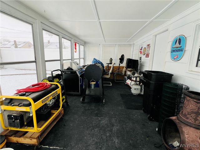 249 North Meadowbrook Parkway, Cheektowaga, NY 14206